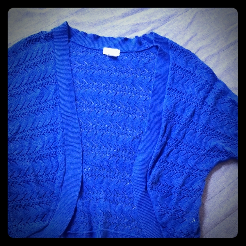 Blue knitted sweater shell by jaclyn smith